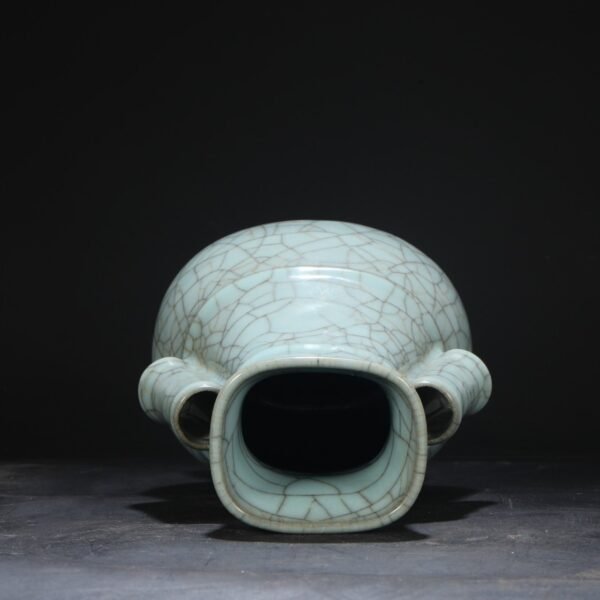 Old collection of Southern Song Dynasty official kiln green glaze imperial palace Guan Er bottle "Yujinyuan" - Image 5