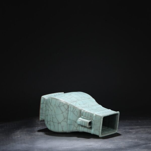 An old Southern Song Dynasty imperial green-glazed square-shaped bottle with pierced ears, inscribed by Emperor Qianlong. - Image 7