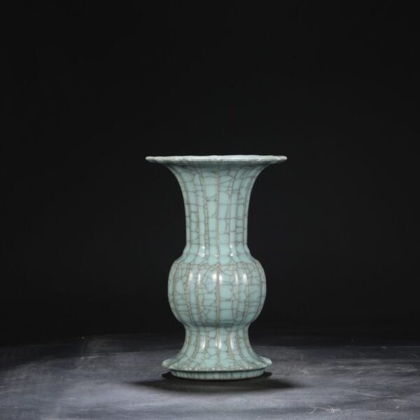 Old collection of Southern Song Dynasty official kiln green glaze melon-shaped flower solitary "Qianlong imperial title" - Image 8