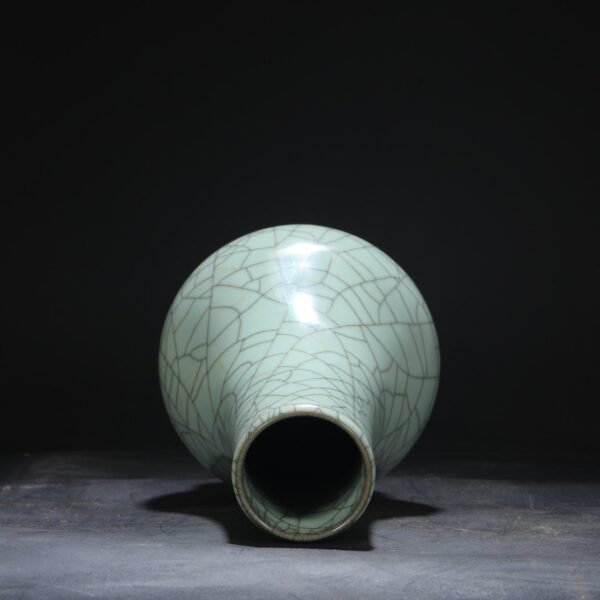 Old collection of Southern Song Dynasty official kiln green glaze imperial court bold bottle "Qianlong imperial title" - Image 9