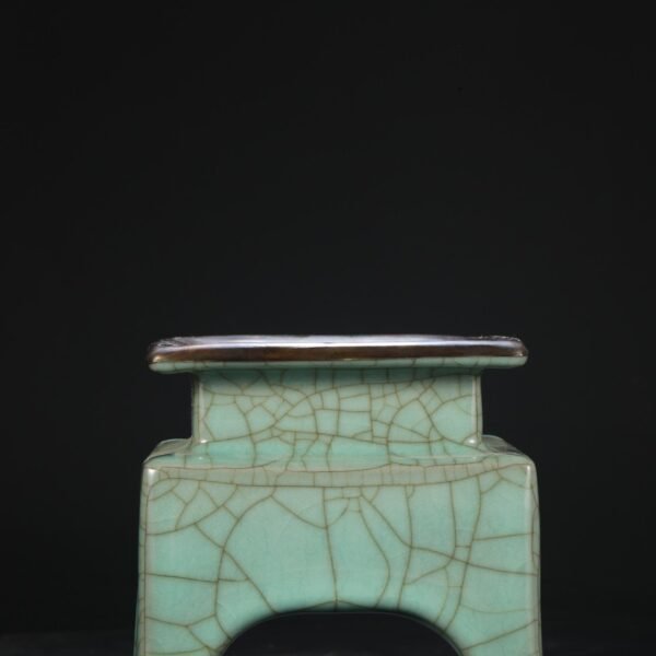 An old collection of Southern Song Dynasty official kiln green glaze silver mouth palace sacrificial ritual vessel square tripod furnace "Qianlong imperial title" - Image 6