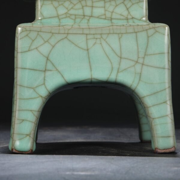 An old collection of Southern Song Dynasty official kiln green glaze silver mouth palace sacrificial ritual vessel square tripod furnace "Qianlong imperial title" - Image 8