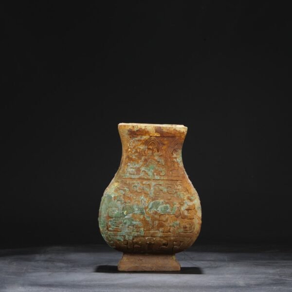 Old Collection of Han Dynasty Hetian Jade Square Vase - Image 2