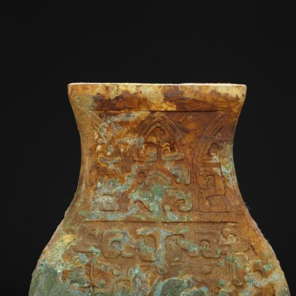 Old Collection of Han Dynasty Hetian Jade Square Vase - Image 5