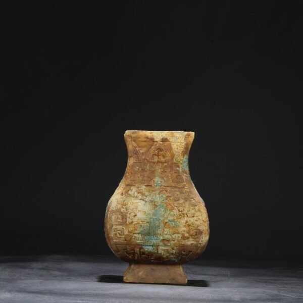 Old Collection of Han Dynasty Hetian Jade Square Vase - Image 6
