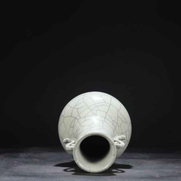 Old collection of Qing Dynasty Qianlong Ge glaze imperial court double-cord vase - Image 2