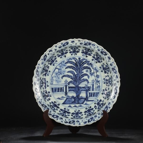 A large plate with blue and white pine, bamboo, rock, banana, and flower patterns from the Hongwu period of the Ming Dynasty. - Image 9