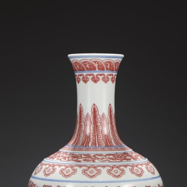 Old collection of Qing Dynasty Qianlong underglaze red banana and lotus pattern large appreciation vase - Image 7