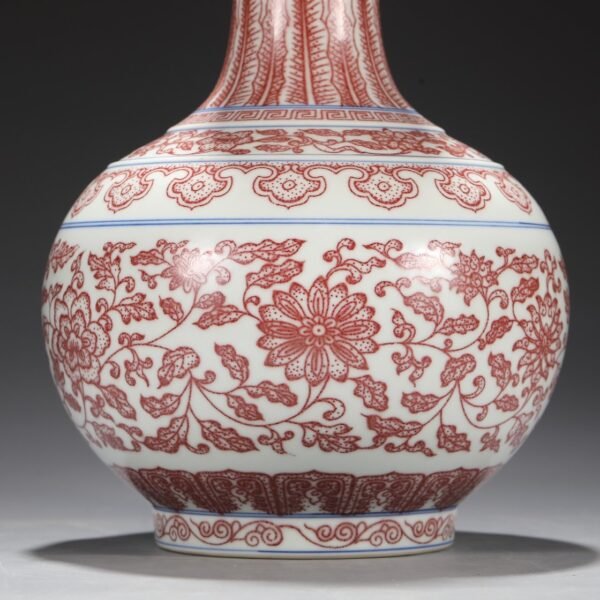 Old collection of Qing Dynasty Qianlong underglaze red banana and lotus pattern large appreciation vase - Image 8