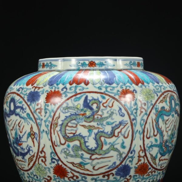 Old collection of Ming Dynasty Jiajing blue and white five-color window dragon pattern melon ridge large jar - Image 2
