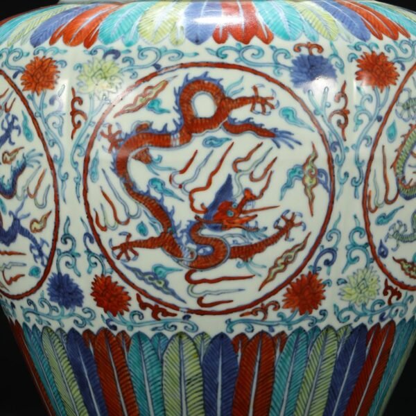 Old collection of Ming Dynasty Jiajing blue and white five-color window dragon pattern melon ridge large jar - Image 3