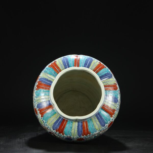 Old collection of Ming Dynasty Jiajing blue and white five-color window dragon pattern melon ridge large jar - Image 9