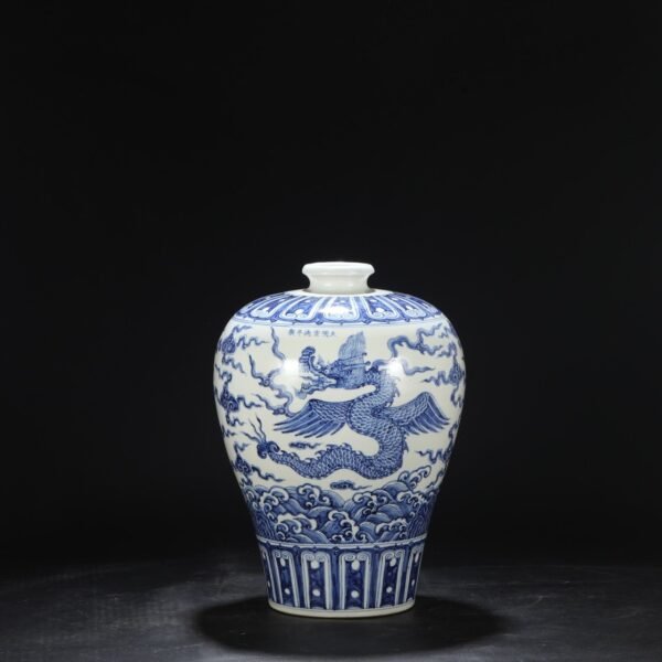 Old collection of Ming Dynasty Xuande blue and white sea water sea monster pattern large plum vase - Image 5