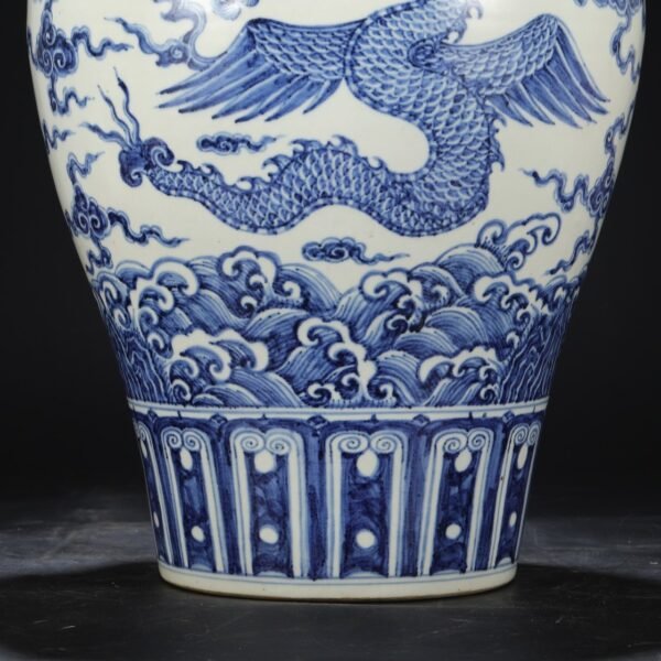 Old collection of Ming Dynasty Xuande blue and white sea water sea monster pattern large plum vase - Image 6