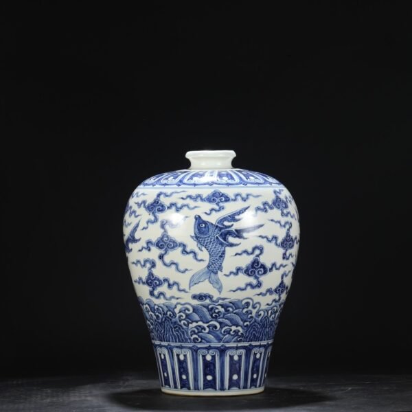 Old collection of Ming Dynasty Xuande blue and white sea water sea monster pattern large plum vase - Image 9