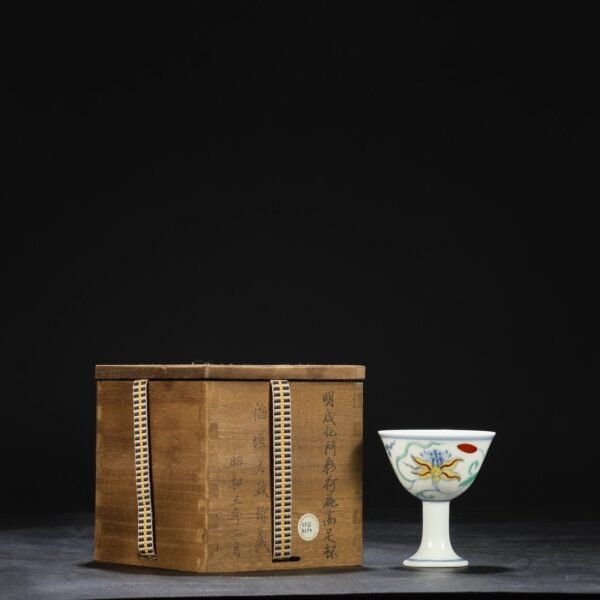 Old Collection Ming Chenghua Doucai Lotus Pattern Stem Cup