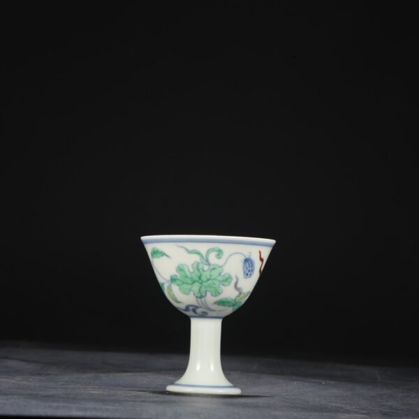 Old Collection Ming Chenghua Doucai Lotus Pattern Stem Cup - Image 5