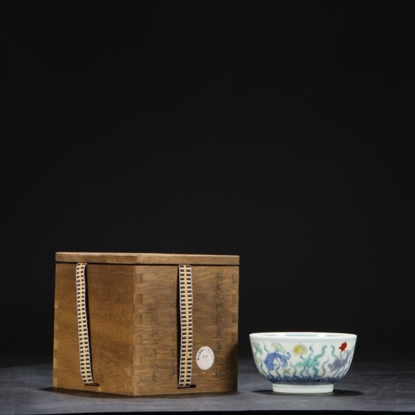 Old collection of Ming Dynasty Chenghua Doucai fish and algae pattern cup