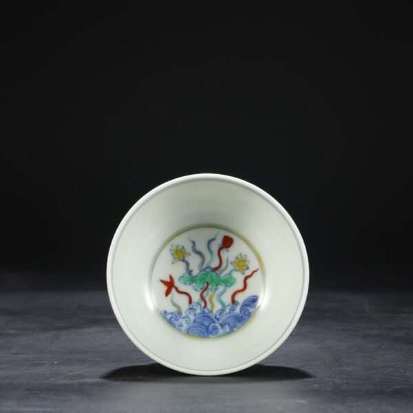 Old collection of Ming Dynasty Chenghua Doucai fish and algae pattern cup - Image 3