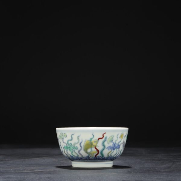 Old collection of Ming Dynasty Chenghua Doucai fish and algae pattern cup - Image 5