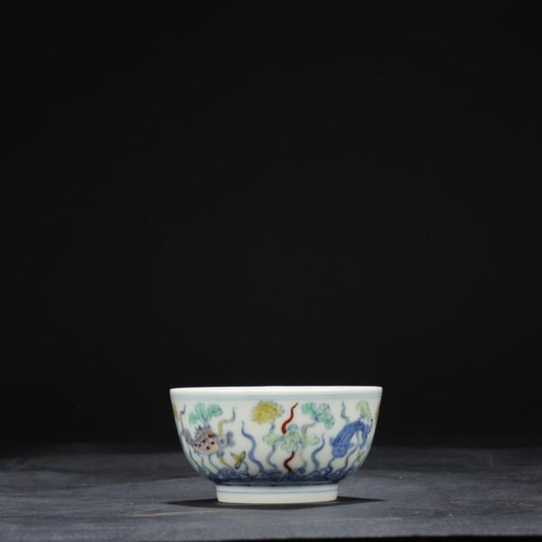 Old collection of Ming Dynasty Chenghua Doucai fish and algae pattern cup - Image 6