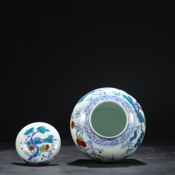 Old collection of Ming Dynasty Chenghua Doucai Pine Crane Longevity Tianzi Covered Jar - Image 2