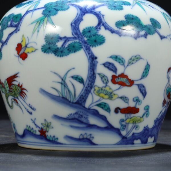 Old collection of Ming Dynasty Chenghua Doucai Pine Crane Longevity Tianzi Covered Jar - Image 6