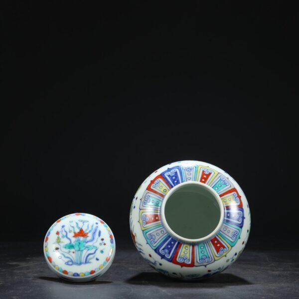 Old collection of Ming Dynasty Chenghua Doucai fish and algae pattern Tianzi lid jar - Image 2