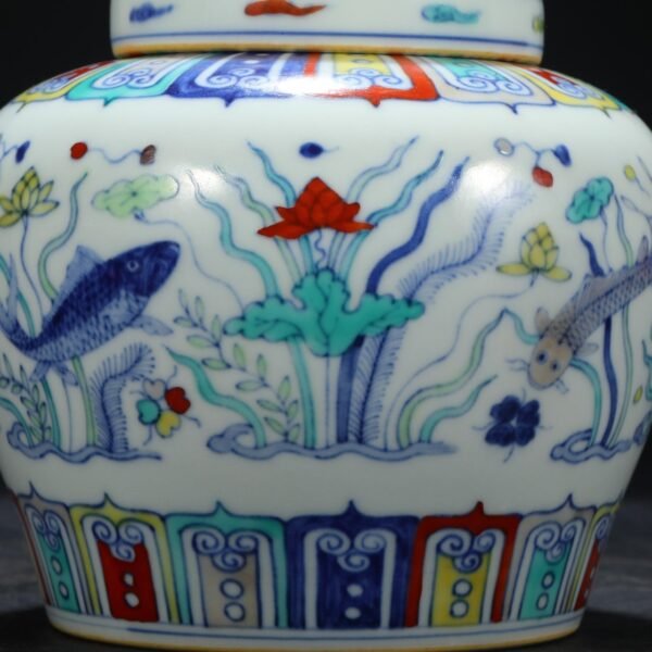Old collection of Ming Dynasty Chenghua Doucai fish and algae pattern Tianzi lid jar - Image 4