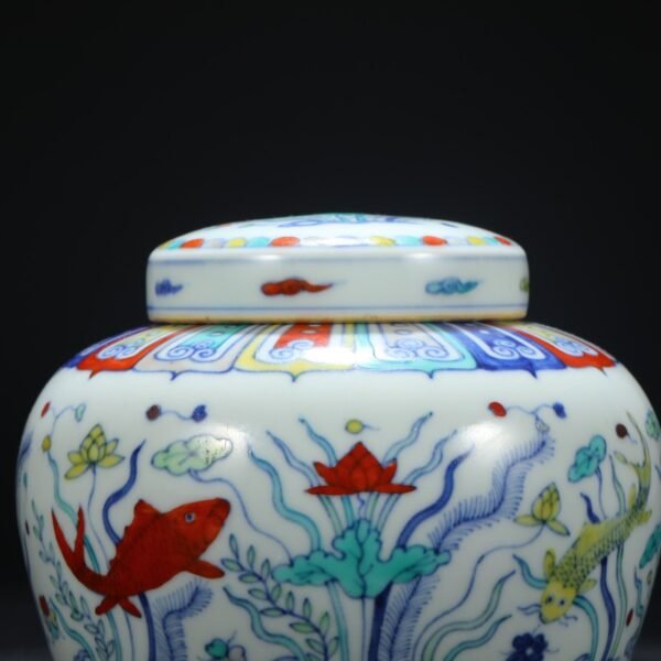 Old collection of Ming Dynasty Chenghua Doucai fish and algae pattern Tianzi lid jar - Image 7
