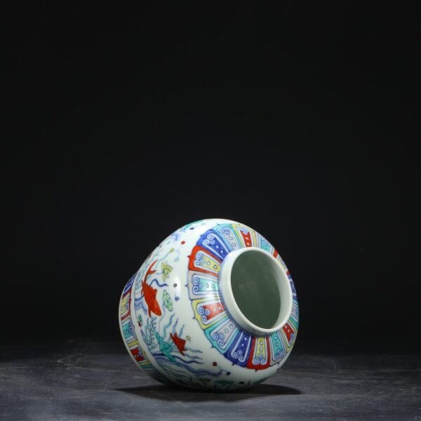 Old collection of Ming Dynasty Chenghua Doucai fish and algae pattern Tianzi lid jar - Image 8