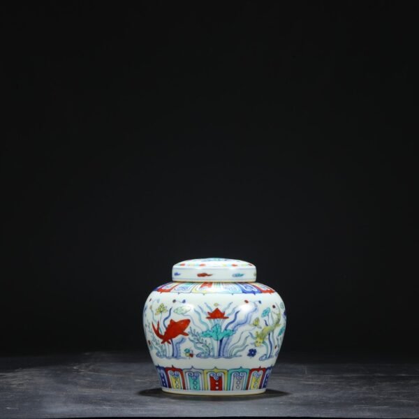 Old collection of Ming Dynasty Chenghua Doucai fish and algae pattern Tianzi lid jar - Image 9
