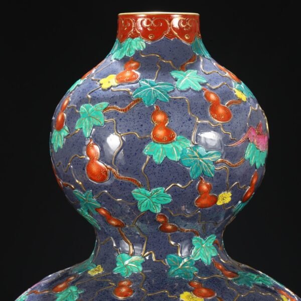 Old collection of Qing Dynasty Qianlong Famille Rose Stacked Sculpture Gourd Large Gourd Vase - Image 3
