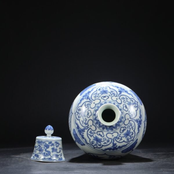 Old collection of Ming Chenghua blue and white window boy playing with a large plum vase with lid - Image 4