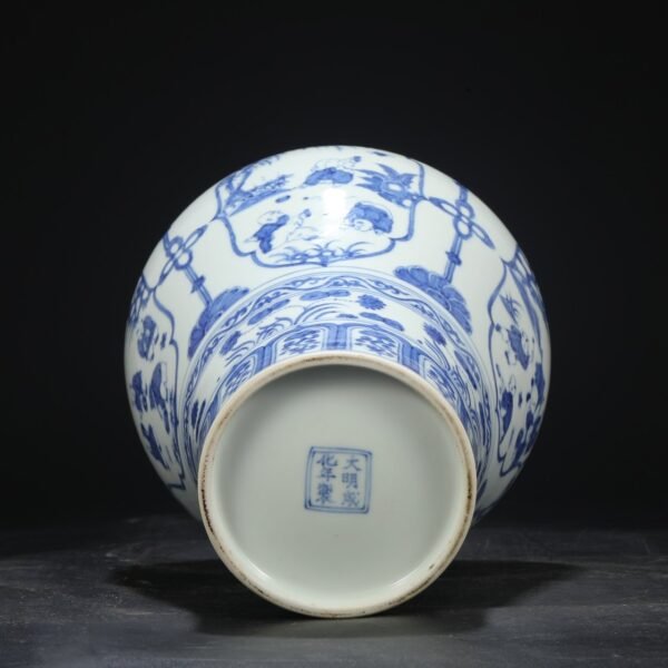 Old collection of Ming Chenghua blue and white window boy playing with a large plum vase with lid - Image 7