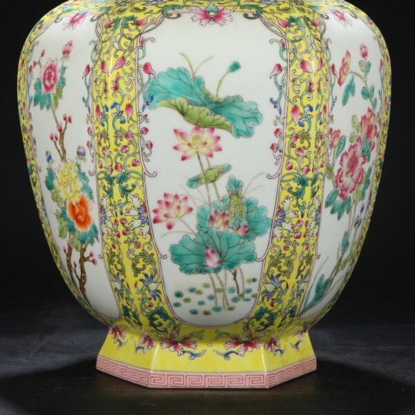 Old collection of Qing Dynasty Qianlong Famille Rose Window Flower and Bird Six-sided Large Appreciation Vase - Image 2