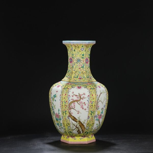 Old collection of Qing Dynasty Qianlong Famille Rose Window Flower and Bird Six-sided Large Appreciation Vase - Image 7