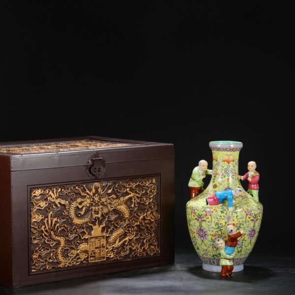 Old collection of Qing Dynasty Qianlong Famille Rose Five Sons Passing the Imperial Examination Vase