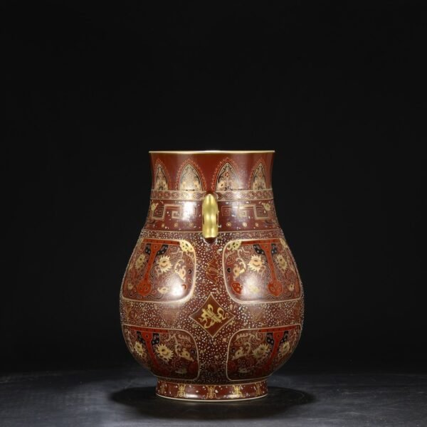 A large bronze vase with a window and elephant ears, Qianlong period of the Qing Dynasty, from an old collection. - Image 4