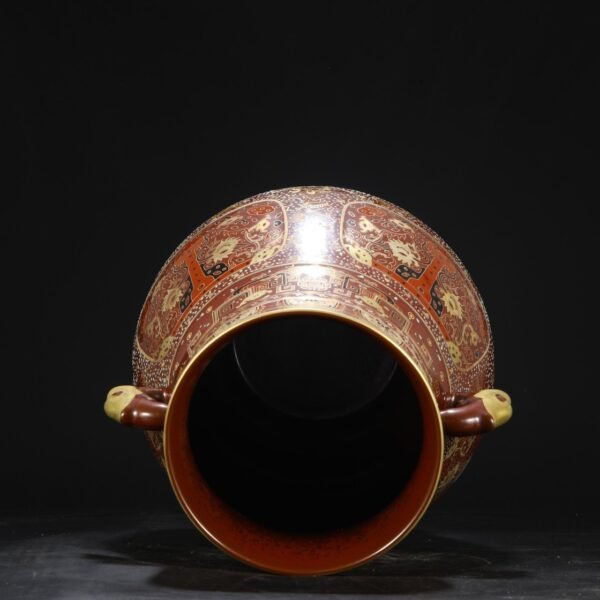 A large bronze vase with a window and elephant ears, Qianlong period of the Qing Dynasty, from an old collection. - Image 9