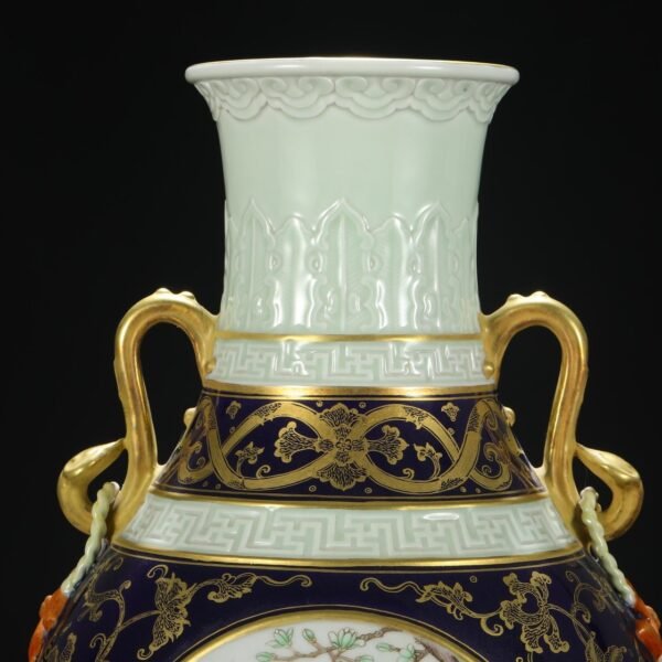 Old collection of Qing Dynasty Qianlong famille rose window flower and bird gold-painted double-handled large vase - Image 5
