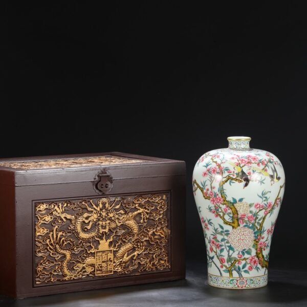 Old collection of Qing Dynasty Yongzheng powder enamel flower and bird large plum vase