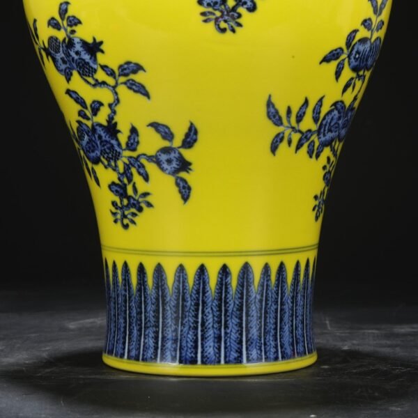 A large plum vase with yellow ground and blue and white flower and fruit patterns from the Qianlong period of the Qing Dynasty. - Image 7