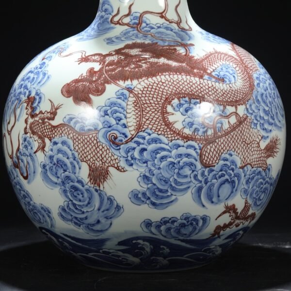 Old collection of Qing Dynasty Yongzheng blue and white underglaze red cloud dragon pattern large celestial globe vase - Image 6