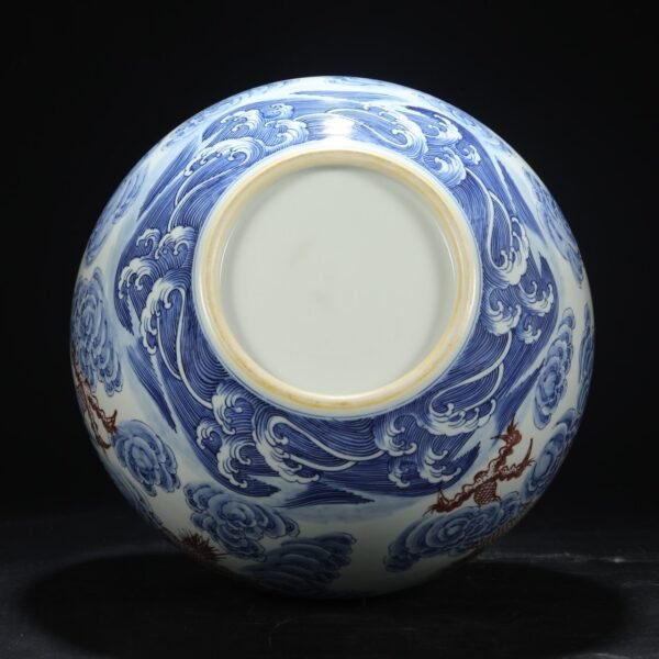 Old collection of Qing Dynasty Yongzheng blue and white underglaze red cloud dragon pattern large celestial globe vase - Image 8