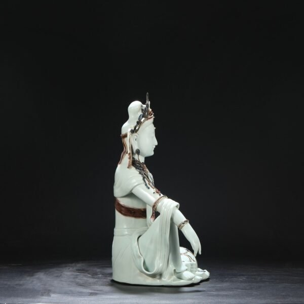 Old Collection Yuan Dynasty Blue and White Underglaze Red Free Guanyin Seated Statue - Image 4