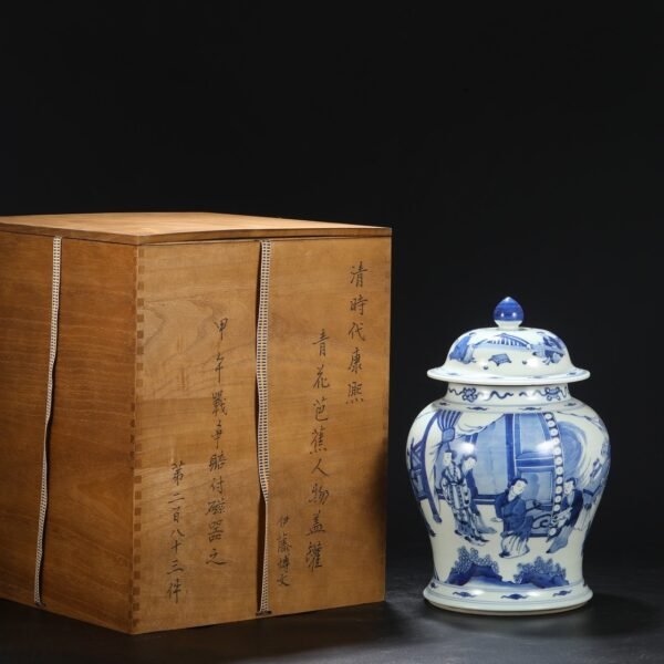 Old collection of Qing Dynasty Kangxi blue and white banana figure covered jar