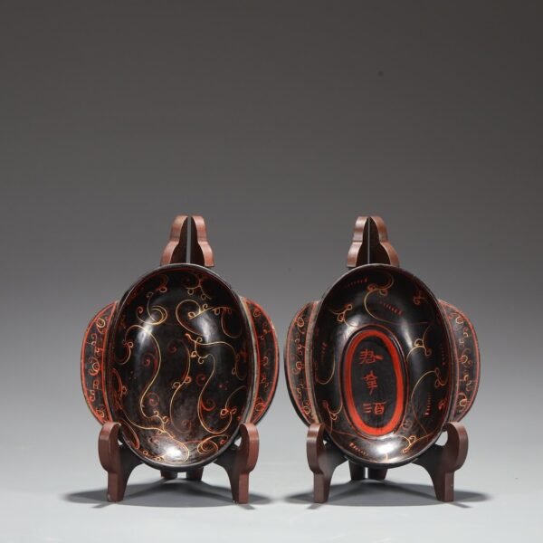 A set of lacquerware and imperial wine vessels and trays from the Han Dynasty. - Image 9