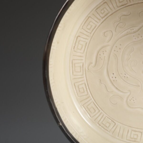 Old Collection Northern Song Dynasty Ding Kiln Dragon Pattern Silver Mouth Round Wash "Yiding" - Image 7
