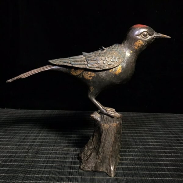 A rare gold and cinnabar colored bird stove - Image 3